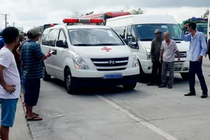 Kẹt xe tại trạm BOT Sóc Trăng do tài xế phản đối