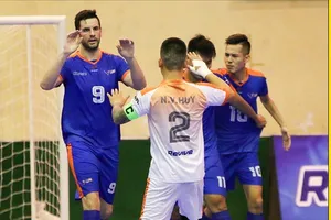 Hanoi Buffaloes tạm vươn lên dẫn đầu bảng xếp hạng 