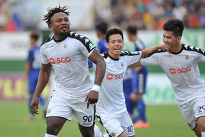 CLB Hà Nội đang có hàng tiền đạo quá mạnh. Ảnh: NGUYỄN NHÂN