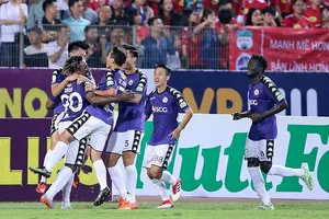 CLB Hà Nội bất bại qua 8 vòng đấu. Ảnh: MINH HOÀNG