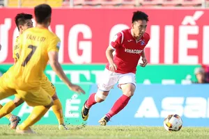 Than Quảng Ninh có 3 điểm may mắn trên sân Lạch Tray. Ảnh: MINH HOÀNG