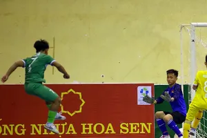 Đội TPHCM (áo xanh) vào bán kết gặp Điện Biên. Ảnh: ANH TRẦN