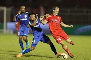 CLB TPHCM đang trông cậy khả năng săn bàn của chân sút 37 tuổi Huỳnh Kesley. Ảnh: DŨNG PHƯƠNG