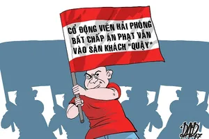 CLB Hải Phòng bị nộp phạt 60 triệu đồng vì CĐV đốt pháo sáng