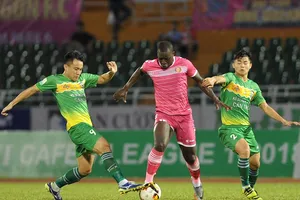 CLB Sài Gòn và Cần Thơ trong cùng cuộc đua trụ hạng mùa này. Ảnh: NGUYỄN NHÂN
