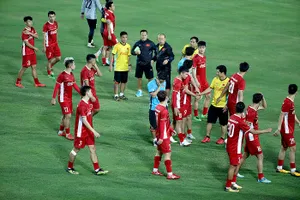 Ông Park Hang-seo đau đầu trong việc tìm người thế vị trí của Văn Thanh. Ảnh: MINH HOÀNG