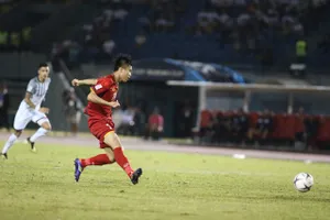 Văn Đức trong tình huống ghi bàn nâng tỷ số 2-0. Ảnh: MINH HOÀNG