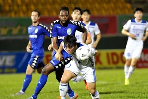 Becamex Bình Dương không còn quyền tự quyết ngôi vô địch khi chỉ có 5 điểm. Ảnh: NGUYỄN NHÂN