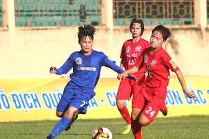 Đội Hà Nội vào tốp 3 sau chiến thắng trước TNG.Thái Nguyên. Ảnh: Anh Trần