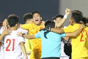 Niềm vui vỡ òa với các cầu thủ Việt Nam. Ảnh: Dũng Phương
