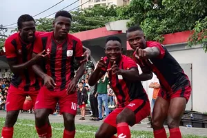 Các cầu thủ African Team Việt Nam bảo vệ thành công ngôi vô địch. Ảnh: Anh Trần