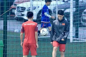 Ông Park đã chờ Đình Trọng đến giờ chót. Ảnh: MINH HOÀNG