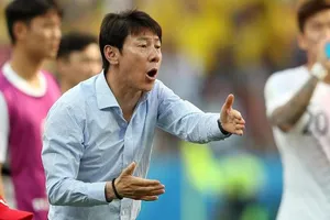 HLV Shin Tae-young. Ảnh Getty Images