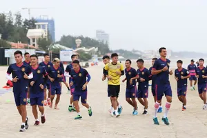 Sài Gòn FC trong buổi tập thể lực tại Vũng Tàu. Ảnh: SGFC