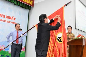 Viện Y dược học dân tộc TPHCM đón nhận Huân chương Lao động hạng Nhất