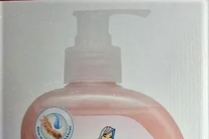 Sản phẩm  sữa rửa tay sạch khuẩn Dr.Clean Hương dâu