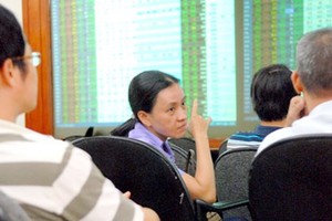 VN-Index revives nearly 10 points