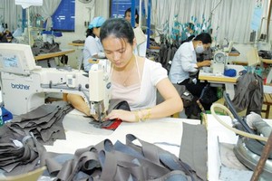 Industrial manufacturing exports nearly reach US$183 billion in first ten months
