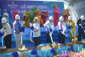 Soc Trang Province starts the construction of a 65 MW wind power plant. (Photo: SGGP)