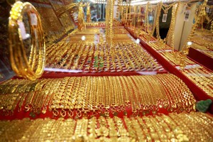 Gold surpasses VND48 million per tael