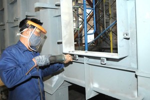 Mechanical manufacturing at a company in Ho Chi Minh City. (Photo: SGGP)