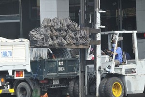 Building material industry reinforces, waiting for end of Covid-19 pandemic