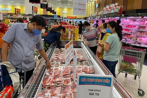 Food products for Tet holidays are diverse at Aeon Mall Tan Phu in Ho Chi Minh City. (Photo: SGGP)