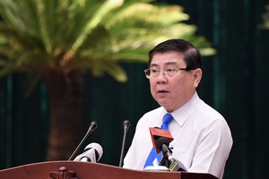 Mr. Nguyen Thanh Phong, Chairman of the People's Committee of Ho Chi Minh City, speaks at the meeting. (Photo: SGGP)