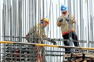 Ministries propose adjusting import tariffs, encourage use of new materials