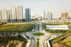 Vietnam working to stabilize economy amid challenges from pandemic