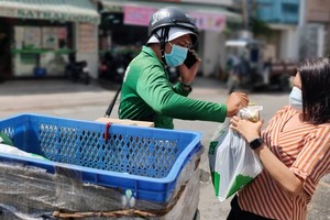 Contactless delivery in pandemic in HCMC