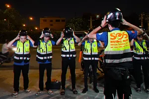 Thán phục biệt đội cứu hộ miễn phí xuyên đêm ở TPHCM 