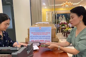 “Hướng về miền Trung” bằng cả trái tim người nghệ sĩ