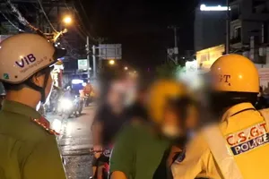 Podcast bản tin trưa 24-11: Tiếp tục khẳng định tuyệt đối cấm lái xe uống rượu bia; Bị bạn nhậu đâm đũa xuyên từ mũi lên não 5 tháng mà không hay biết