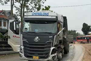 Podcast bản tin tối 6-4: Sẽ tăng chế tài xử phạt người nổi tiếng quảng cáo sai sự thật; Điều tra nguyên nhân xe khách va chạm xe đầu kéo, nhiều người rơi ra ngoài