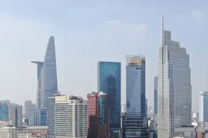 Podcast bản tin trưa 18-4: TPHCM phê duyệt đề án về sắp xếp, tinh giản cán bộ; TPHCM sẽ đầu tư hơn 11.000 tỷ đồng cho Dự án đường Vành đai 4