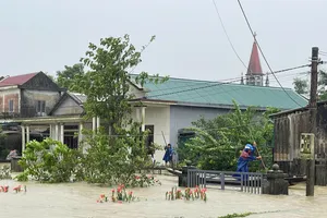 Podcast bản tin tối 14-6: Ít nhất 5 người tử vong do mưa lũ ở Huế và Quảng Trị; Bộ đội Biên phòng hỗ trợ người dân khắc phục hậu quả dông lốc ở A Lưới (Huế)