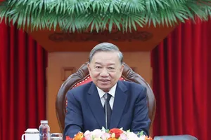 Podcast bản tin trưa 15-8: Tổng Bí thư Tô Lâm điện đàm với Chủ tịch Đảng Nhân dân Campuchia Hun Sen