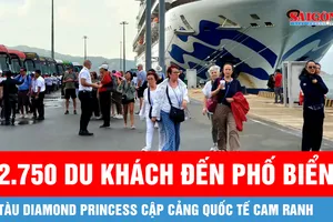 Diamond Princess cập cảng Khánh Hòa, đưa 2.750 du khách đến phố biển