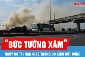 “Bức tường xám” che khuất tầm nhìn, nguy cơ tai nạn giao thông