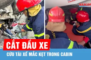 Cứu tài xế mắc kẹt trong cabin sau tai nạn trên cao tốc La Sơn - Hòa Liên