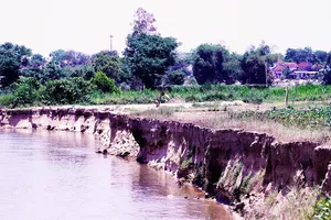 Buộc doanh nghiệp khai thác cát gây sạt lở bồi thường trên 1,65 tỷ đồng