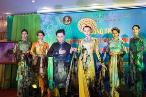 A ao dai design by Nhat Dung