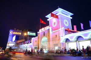 LED lights installed around Ben Thanh Market in HCM City. (Photo: tuoitre.vn)