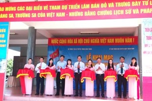 The opening ceremony of the exhibition on Truong Sa, Hoang Sa in Binh Thuan province  (Photo: Sggp)