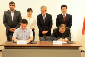 Vietnamese and Japanese enterprises ink cooperation deal. (Photo: VNA)