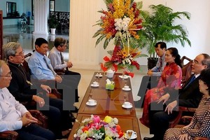 Ho Chi Minh City leaders visited the Office of the Catholic Bishops' Conference of Vietnam (Source: VNA)