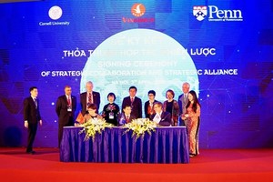 At the signing ceremony (Photo: VNA)