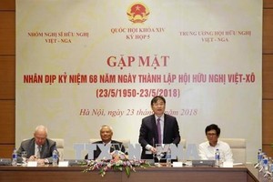 President of the Vietnam–Russia Friendship Parliamentarians’ Group Phan Xuan Dung makes a remark at the event. (Photo: VNA)