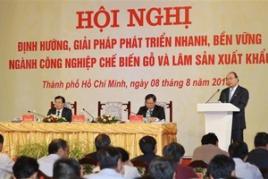 Prime Minister Nguyen Xuan Phuc speaks at the conference (Photo: VNA)